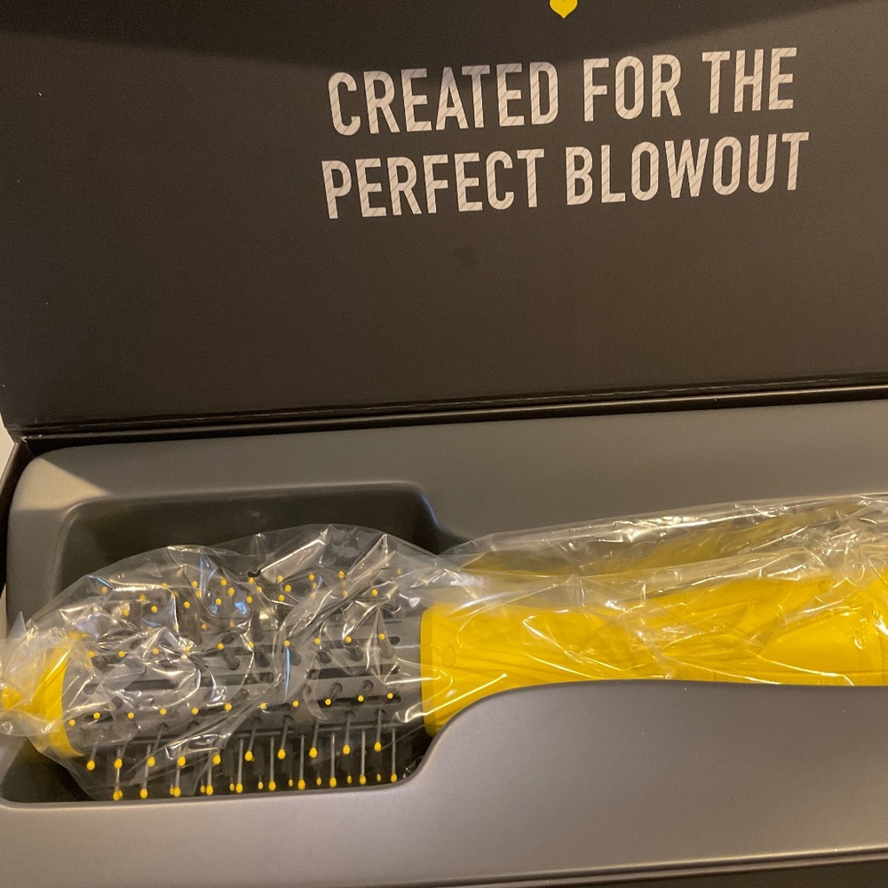 The Dry Bar Half Shot New in Box hair dryer brush